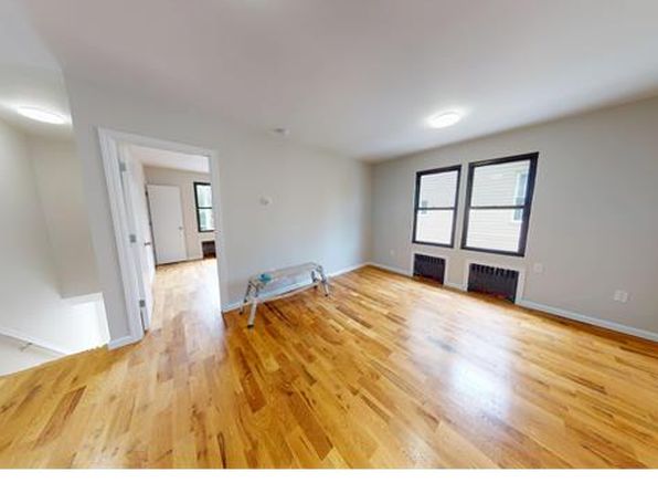 19 Anderson Ave #2