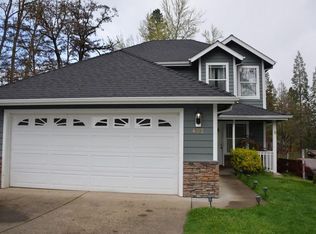402 NW Pleasant View Dr, Grants Pass, OR 97526