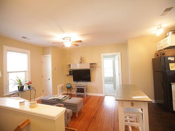 5th image of 218 E Alexandria Ave #2