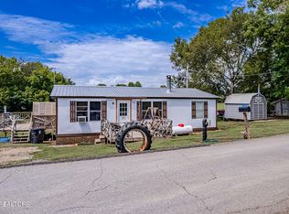 923 Apple St, Athens, TN 37303