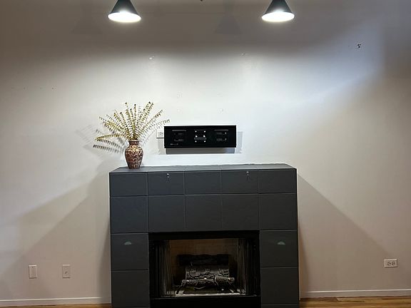 3rd image of 843 W Adams St APT 312