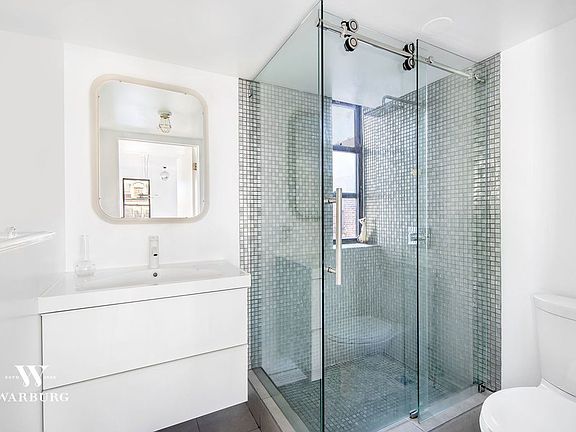 4th image of 307 E 8th St #5C6C