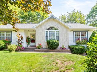 42 Canterbury Ln, Fall River, NS B2T 1A4