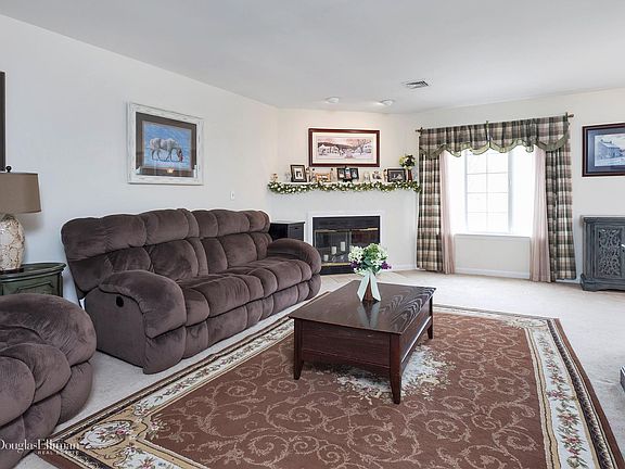 3rd image of 204 Sheffield Ct
