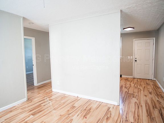 3rd image of 1416 Chicago Ave NE