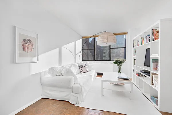 Rented by Cooper & Cooper Real Estate | media 7