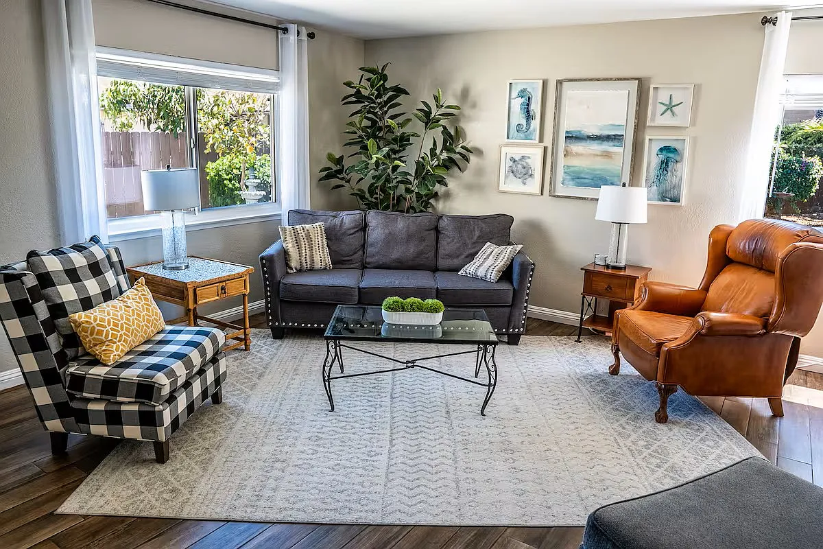 3 bed, 1294 sqft, $3,750 — Photo 1