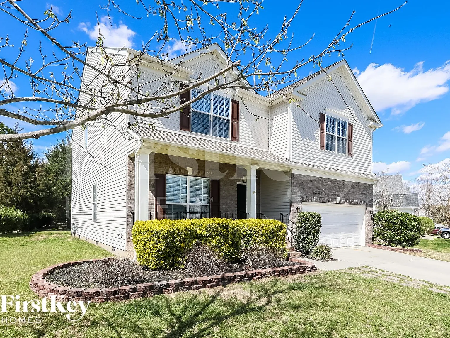 4 bed, 2.5 bath, 2827 sqft, $2,780 — Photo 2