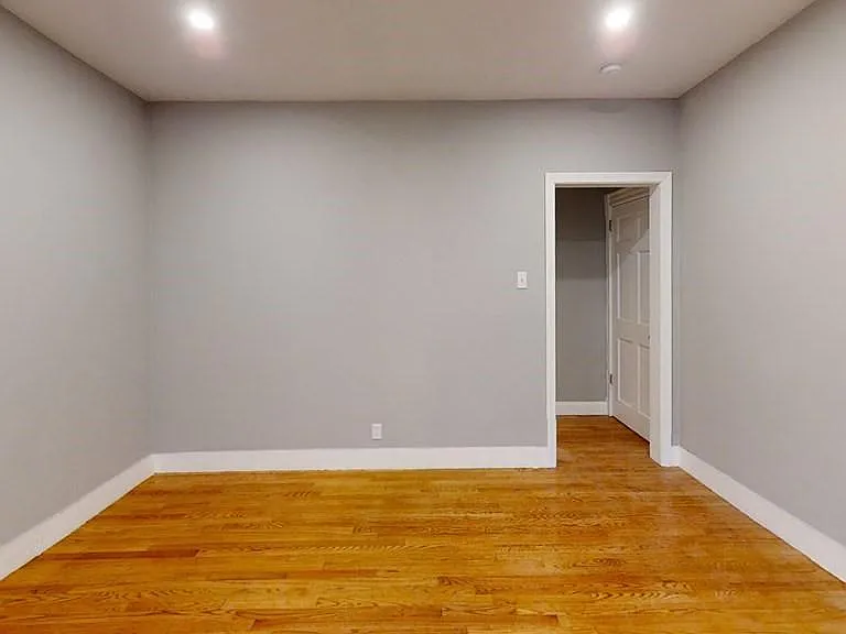 381 Cardinal Medeiros Ave #1R — Photo 4