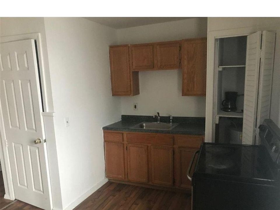 1st image of 644 2nd Ave #1