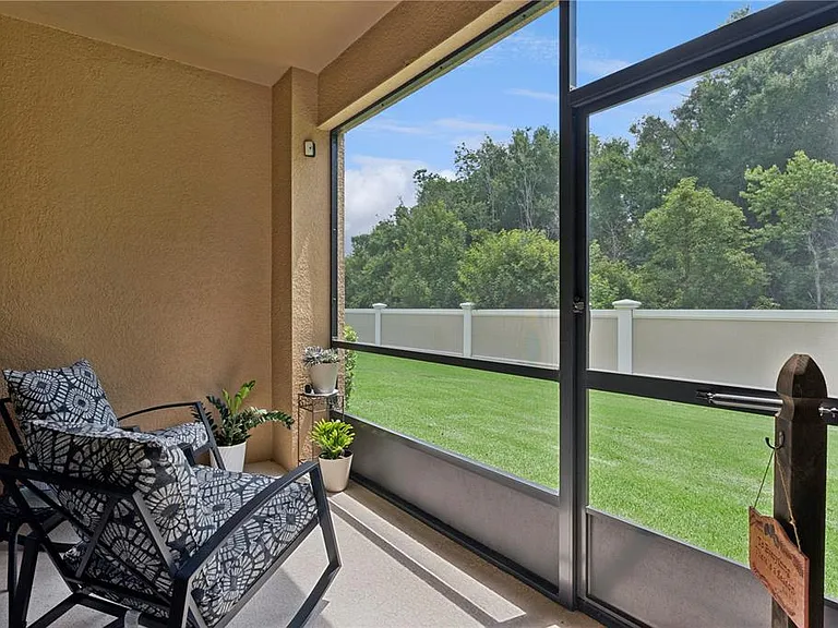 2438 Seven Oaks Dr — Photo 25