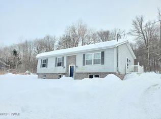 17 Davis Rd BLDG C, Waymart, PA 18472