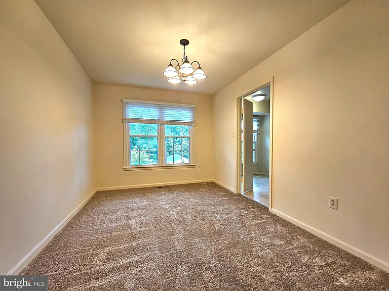 4802 Treasure Ct — Photo 10