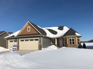 2862 Villa Way, Menasha, WI 54952