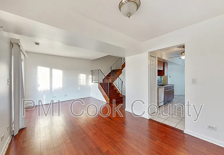 2605 E Martha Pl — Photo 7