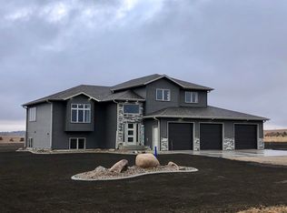 6640 Country Ridge Rd, Bismarck, ND 58503