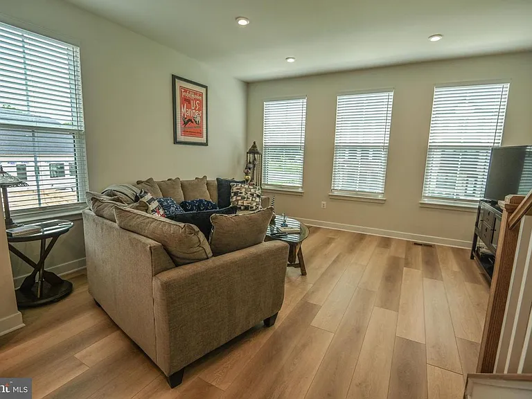 7221 Sprouse Ct — Photo 8