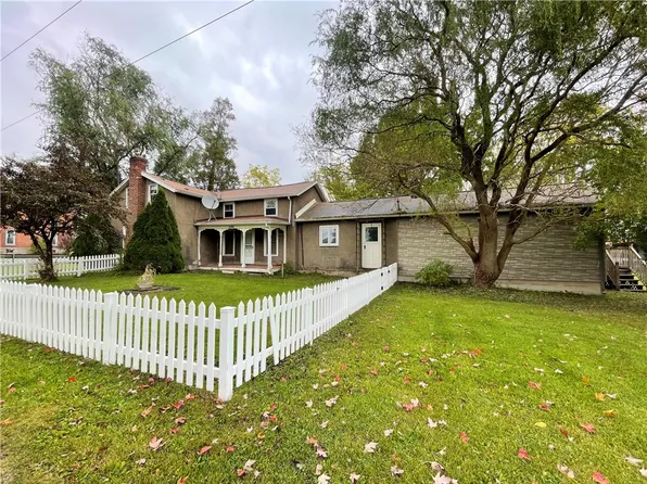 1595 Gravel Rd, Seneca Falls, NY 13148