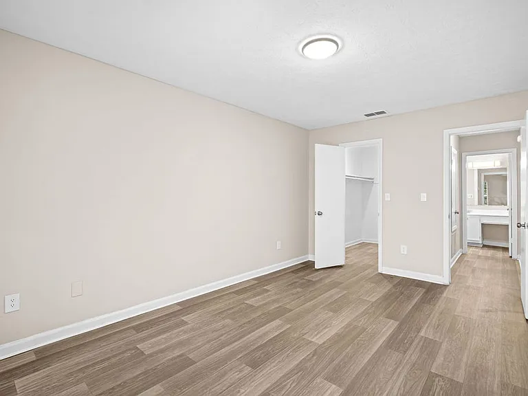 Castle Creek Apartments: Welcome Home to Comfort and Premier Living in Decatur, GA — Photo 25