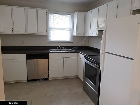 3rd image of 3407 Moss St