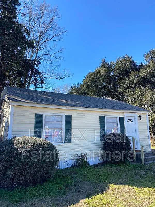 2 bed, 1.0 bath, 866 sqft, $1,000 — Photo 2