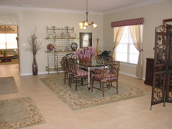 3rd image of 318 Blanketflower Ln
