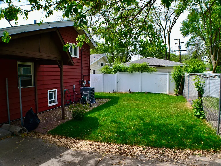 710 W Ridge Rd — Photo 14