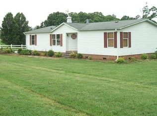 1607 County Line Rd, Harmony, NC 28634