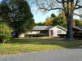 15 Mayflower Rd, Framingham, MA 01701