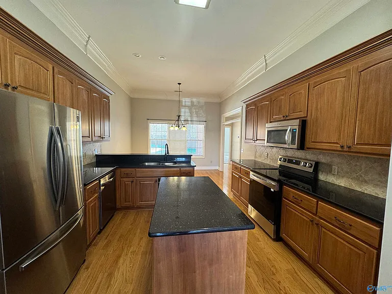 126 Bilton Dr — Photo 8