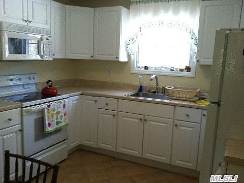 4th image of 568 Riverleigh Ave