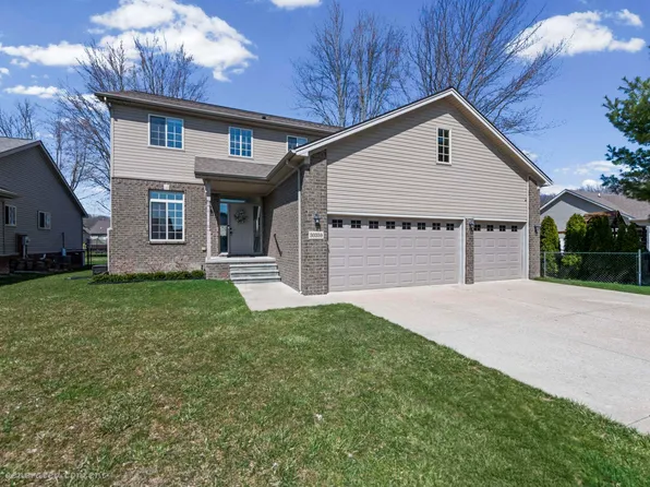 30359 Redford Dr, New Haven, MI 48048