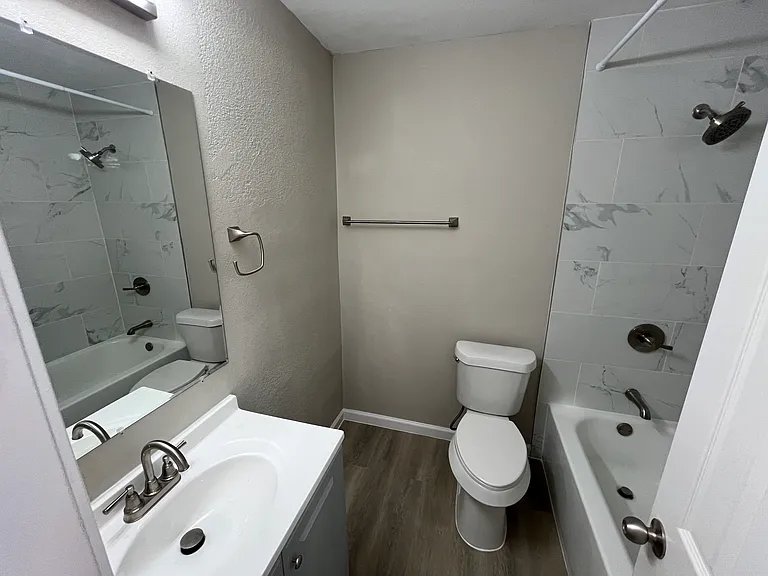 300 Ocean Dr — Photo 10