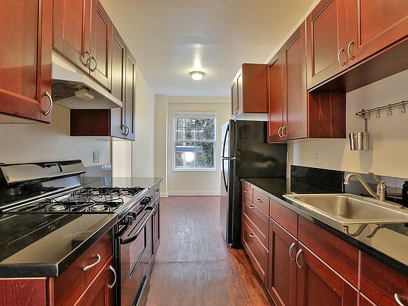 2nd image of 1395 Golden Gate Ave