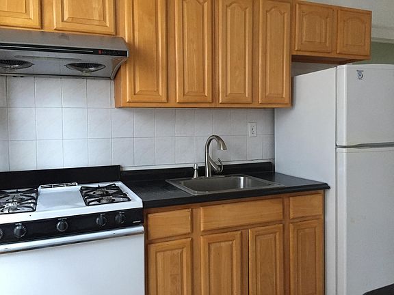 3rd image of 76 Avenue U # 2 Nd Fl