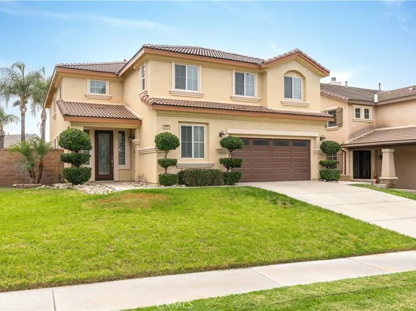 15751 Snowy Peak Ln, Fontana, CA 92336