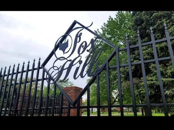 468 Fox Hills Dr S, Bloomfield Hills, MI