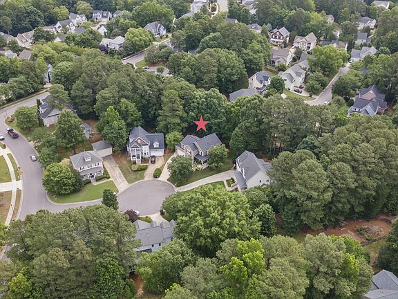 3rd image of 109 Menteith Ct