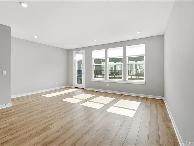 7241 Otley Dr — Photo 14