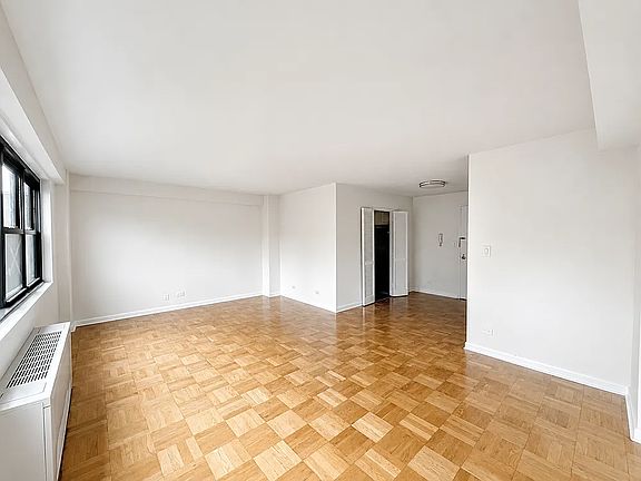 4th image of 305 E 86th St #21L