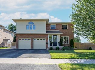 911 Watson Pl, Midland, ON L4R 5B9