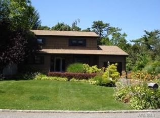 102 S Dunton Ave, East Patchogue, NY 11772