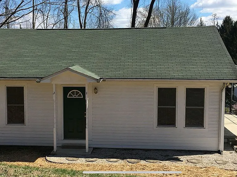 212 Eisenhower Dr — Photo 1