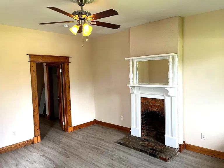 4805 Illinois Ave — Photo 2