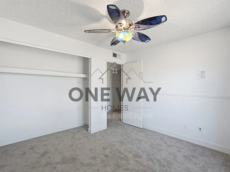 5749 S Farmer Ave — Photo 20
