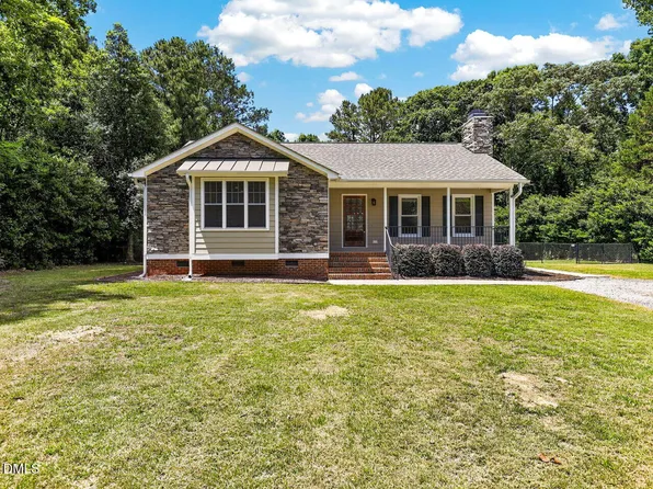 211 Deep Pool Ct, Benson, NC 27504