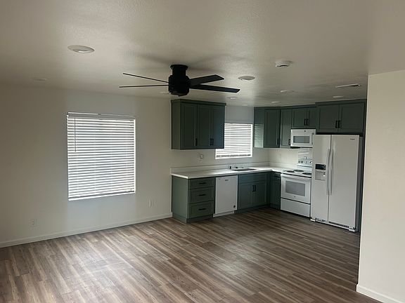 3rd image of 1415 Eucalyptus Ave APT D