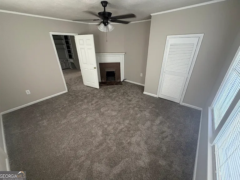 1074 Dallas Hwy — Photo 6