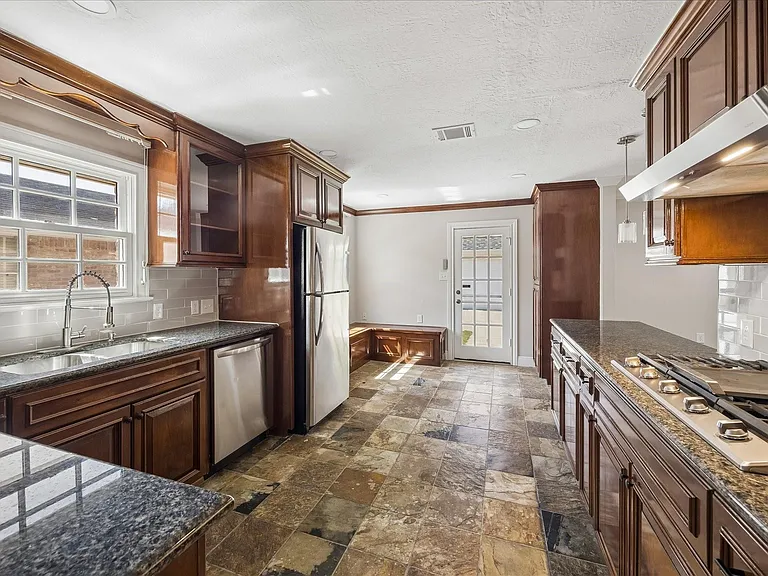 3806 Murworth Dr — Photo 12