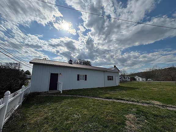 2nd image of 20063 Buffalo Rd